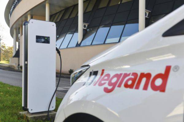 borne de recharge legrand